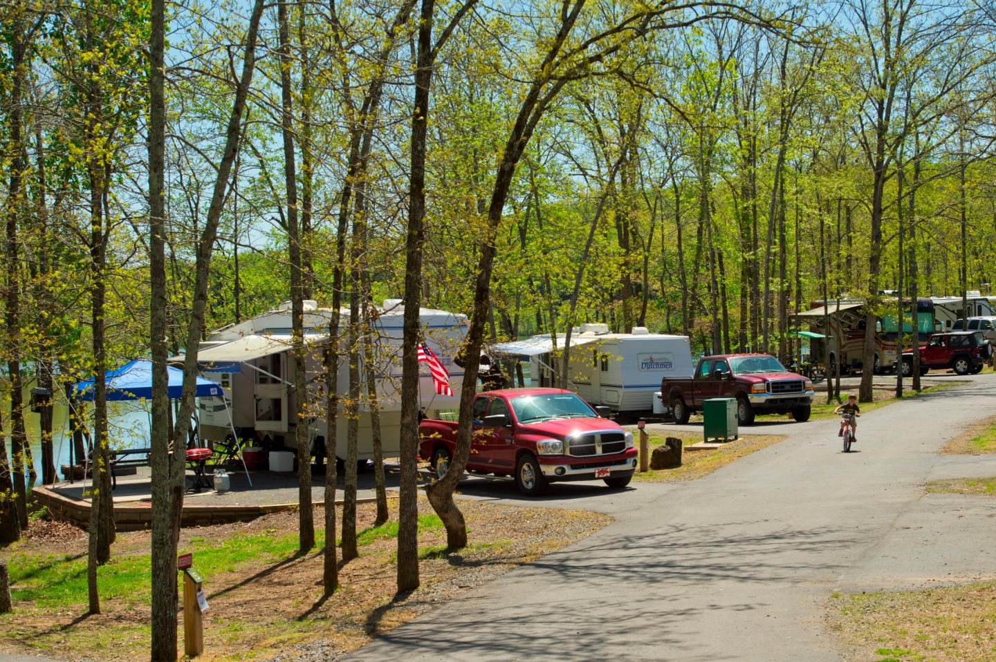 Camping at Woolly Hollow State Park