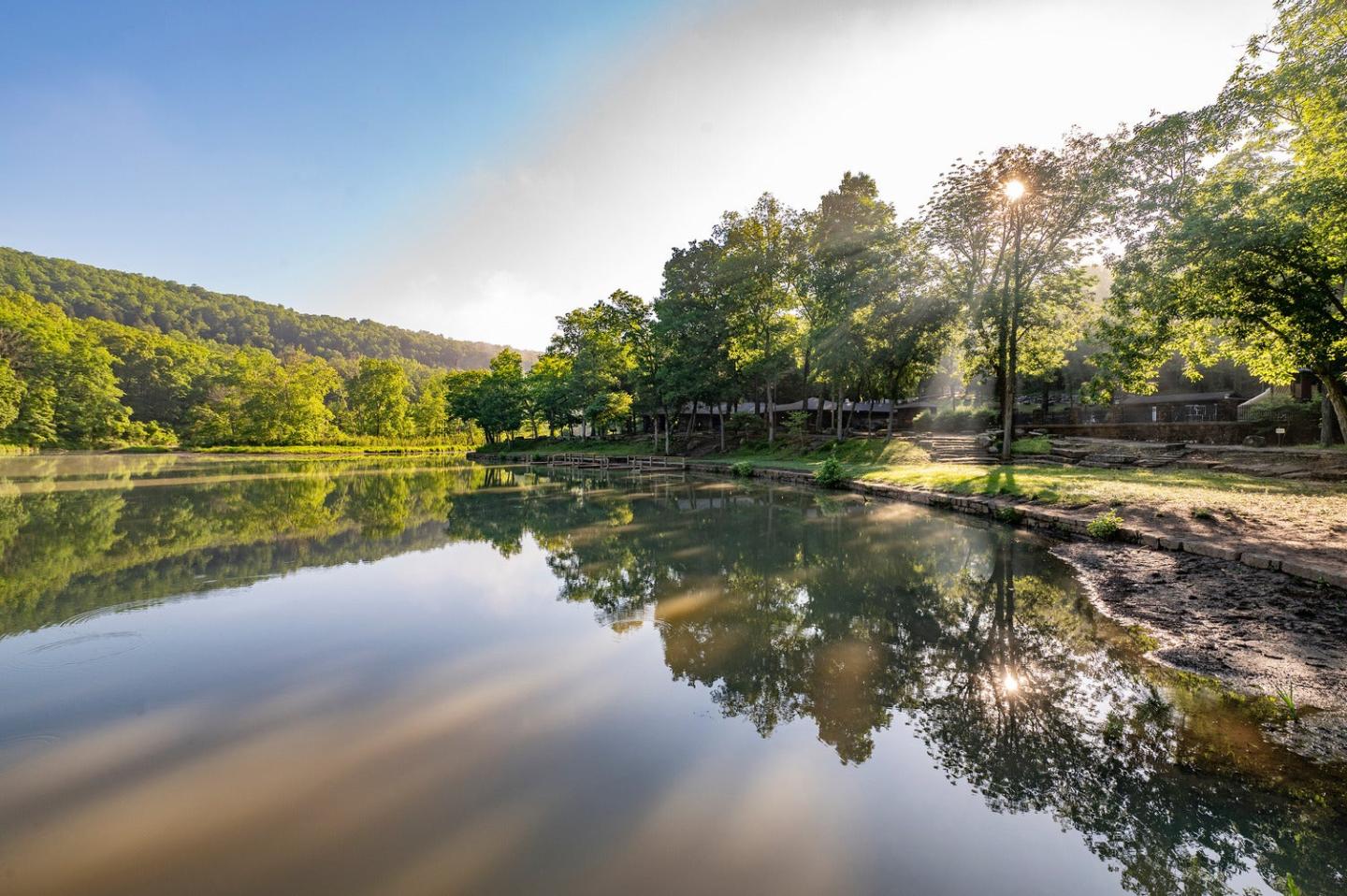 Devil's Den State Park