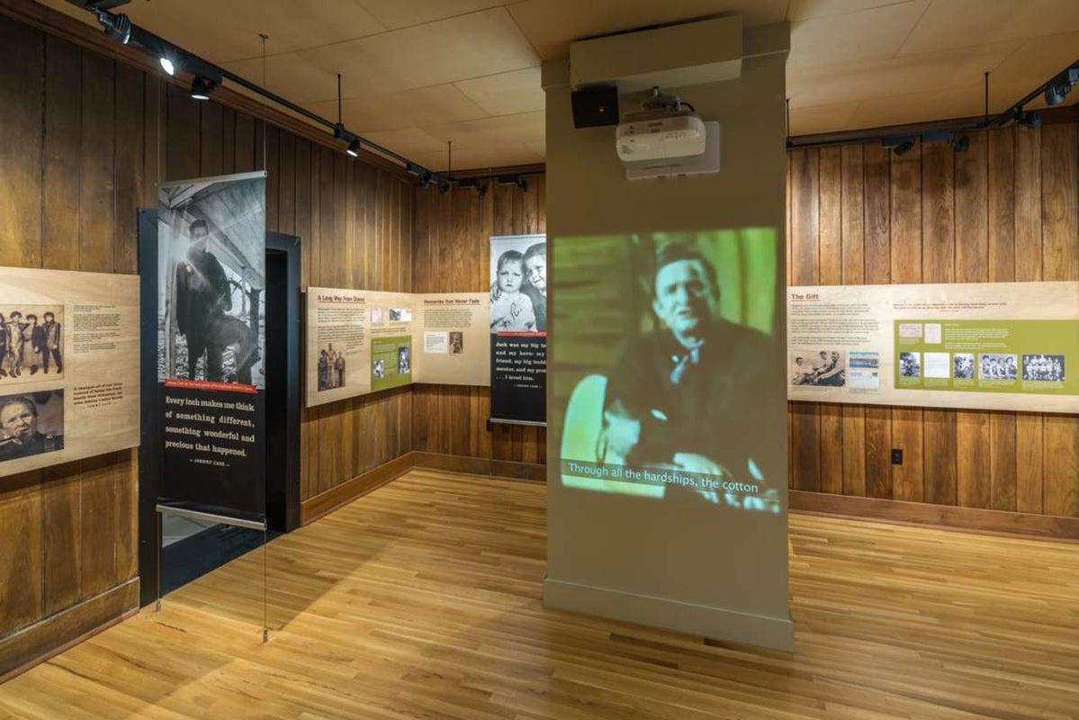 Cash exhibit room in Administration Building