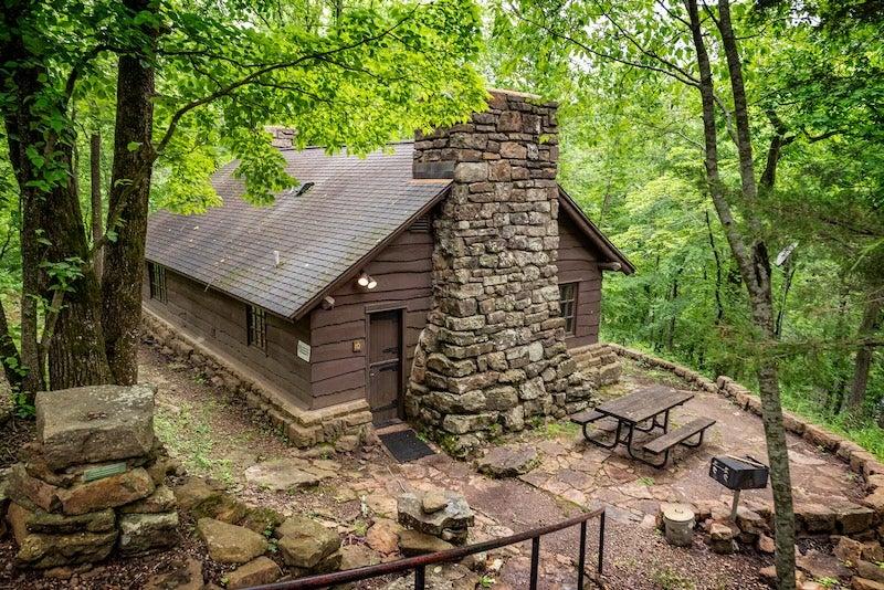 Cabin at Devil's Den State Park